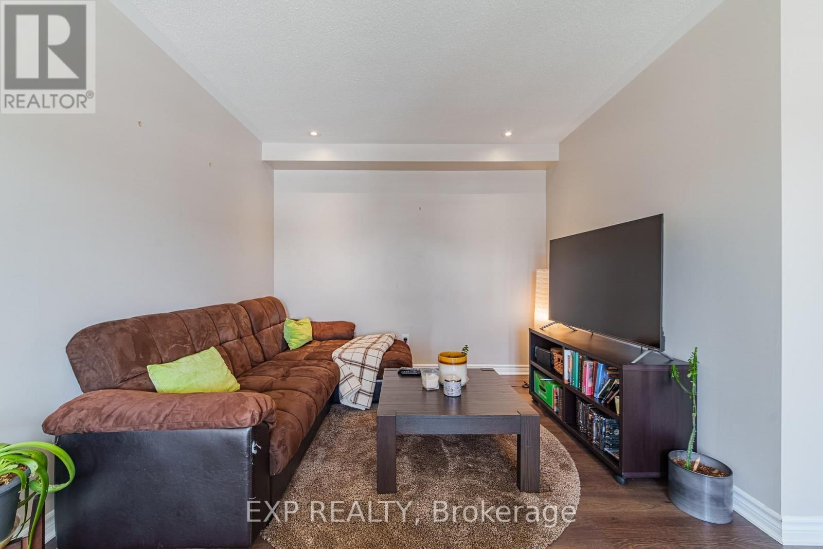 523 ENSATINA CRESCENT Image 7