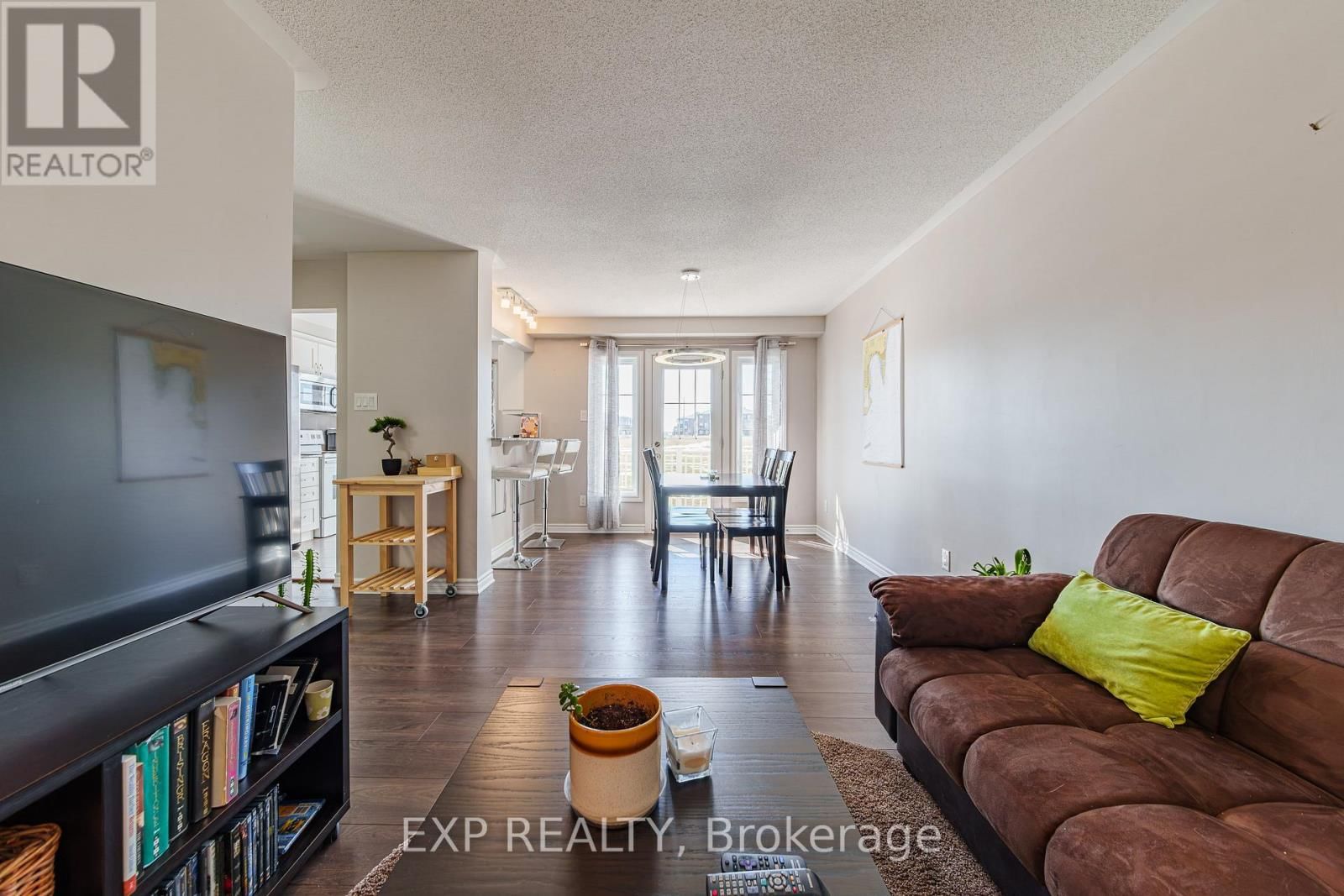 523 ENSATINA CRESCENT Image 9