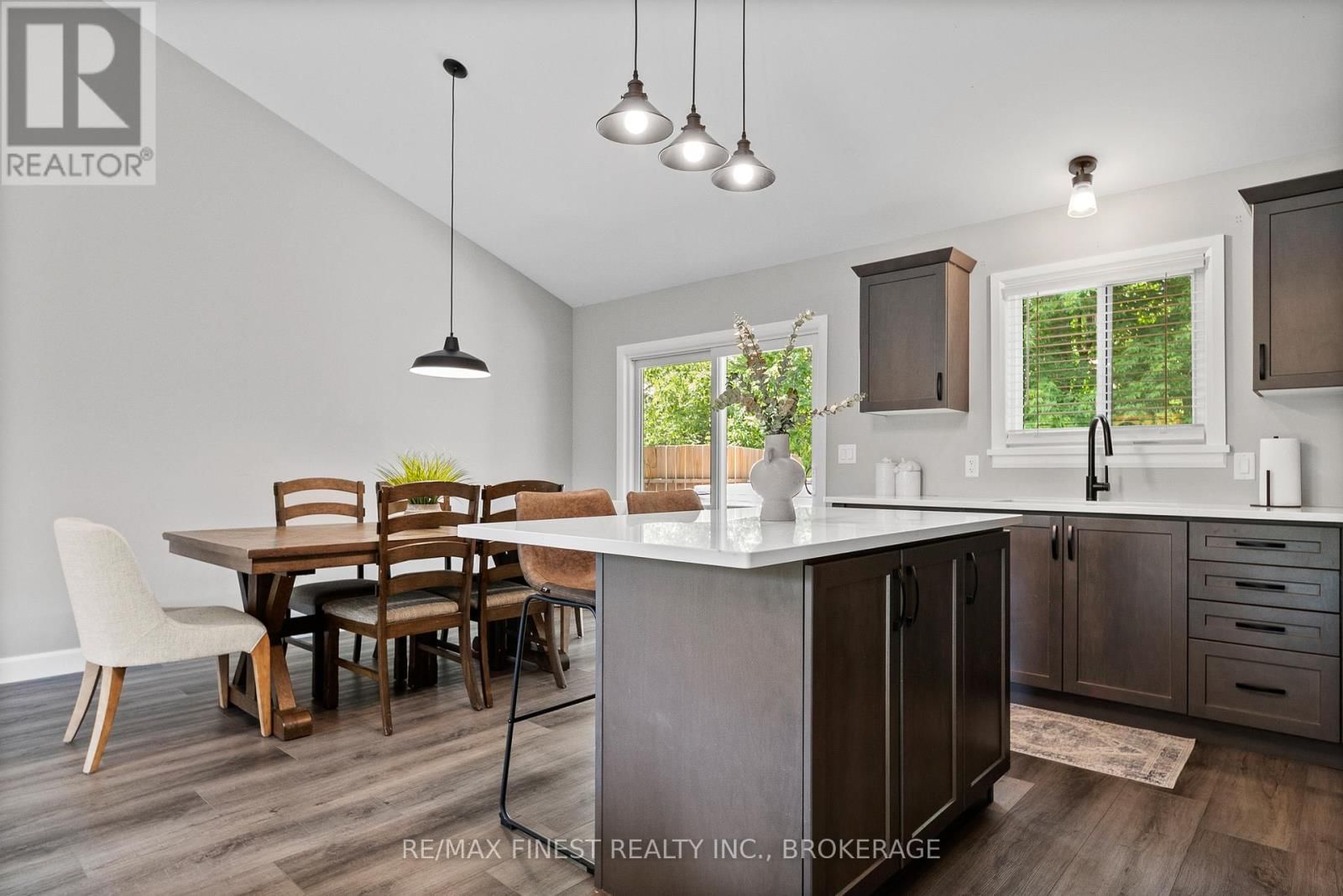 1524 LAKE ROAD Image 11