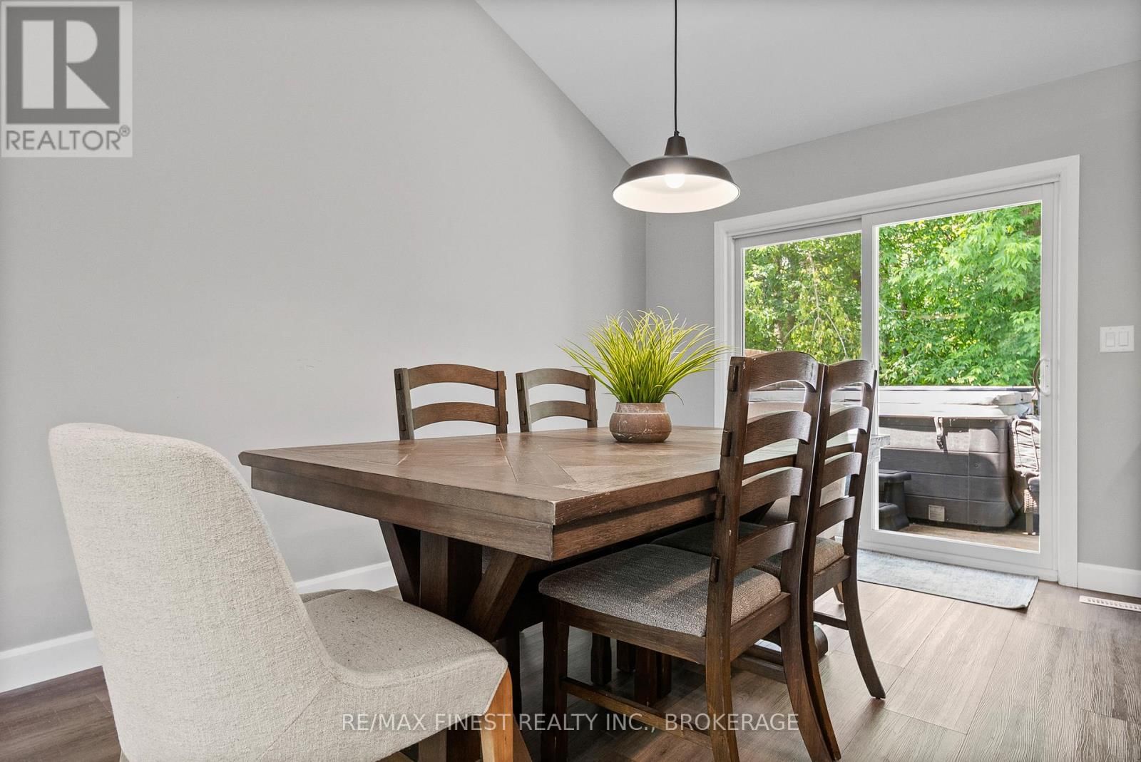 1524 LAKE ROAD Image 9