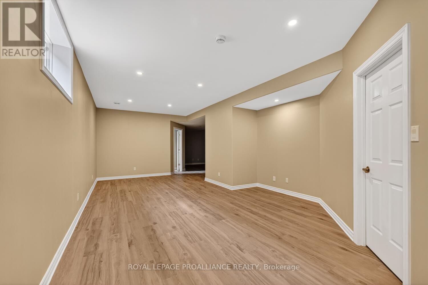 324 FISCHL DRIVE Image 20