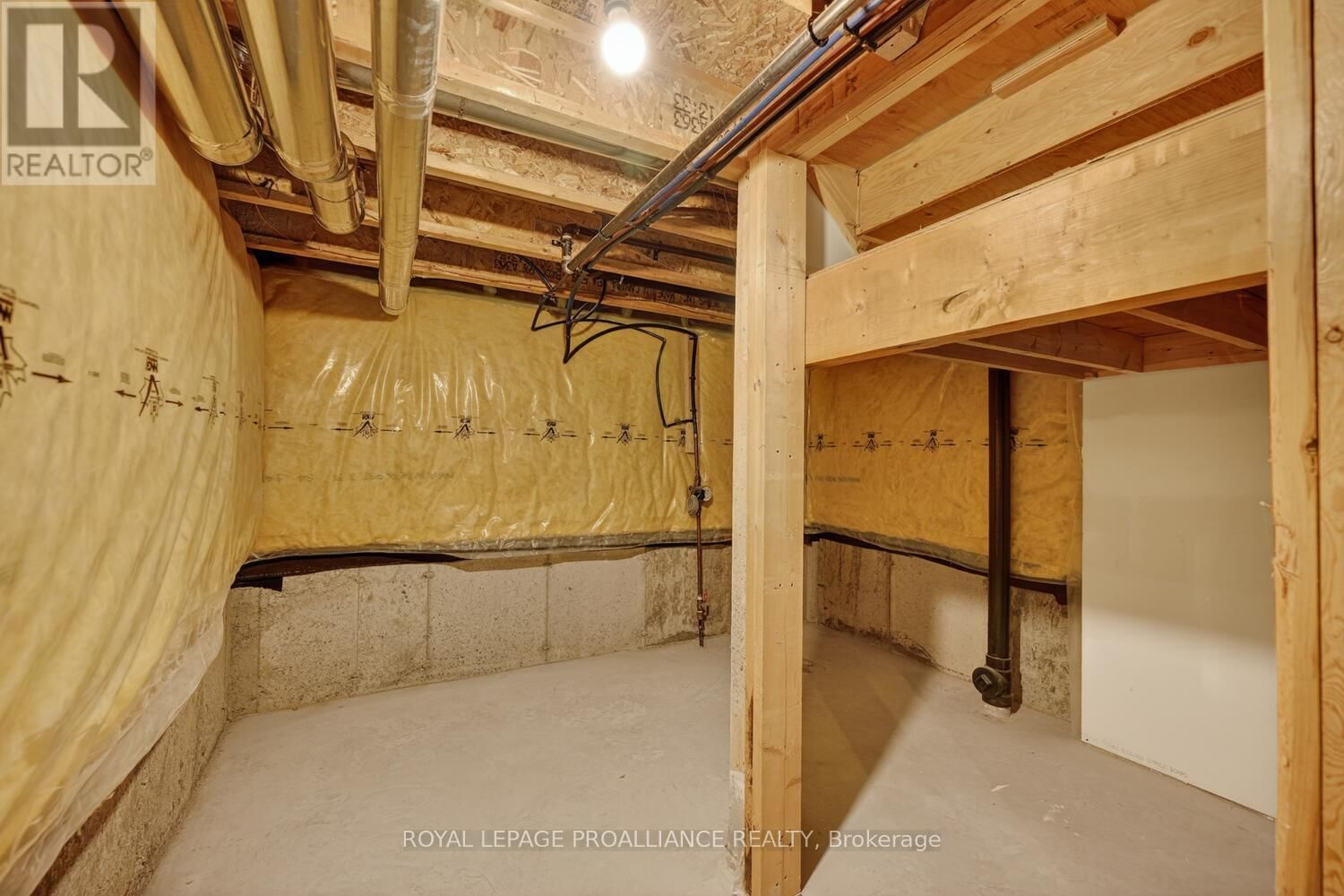 324 FISCHL DRIVE Image 25