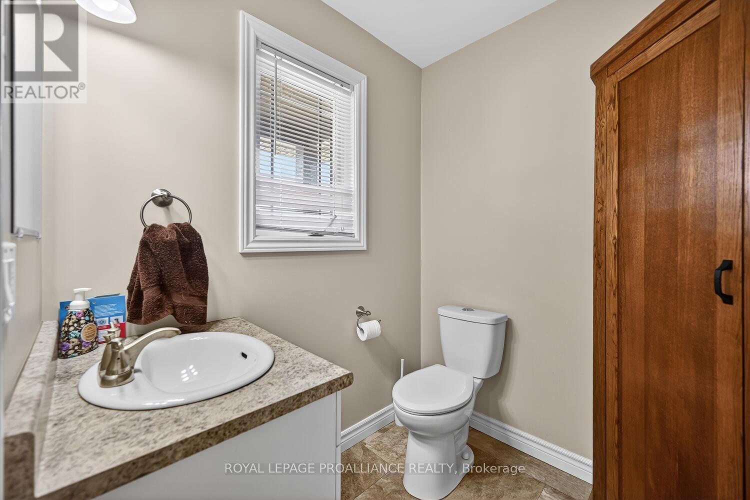 324 FISCHL DRIVE Image 4