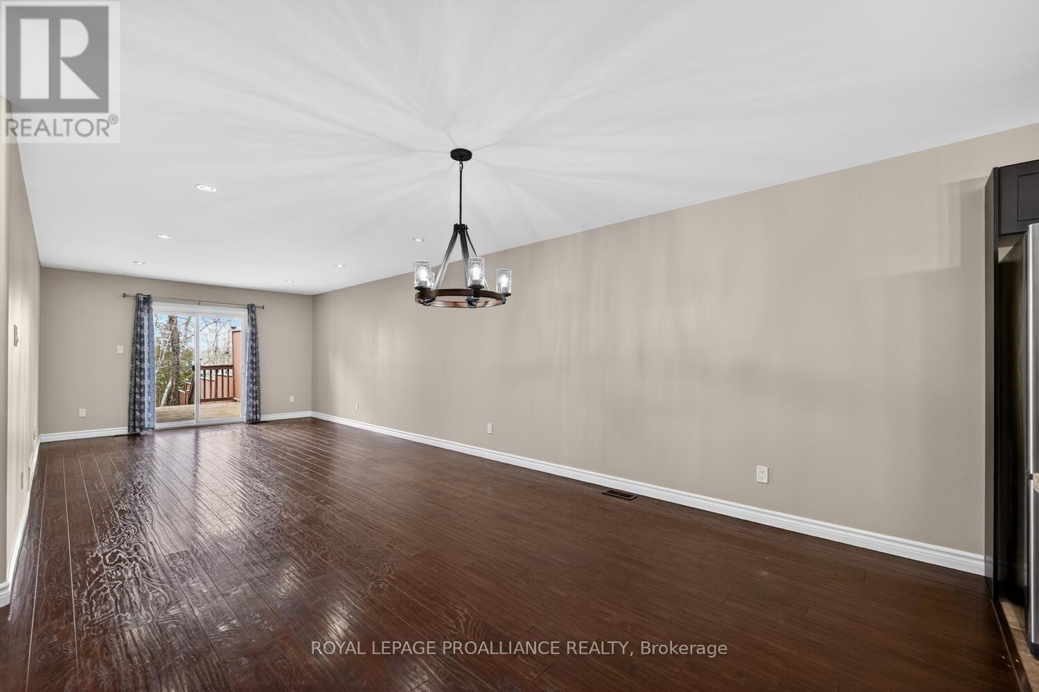 324 FISCHL DRIVE Image 8