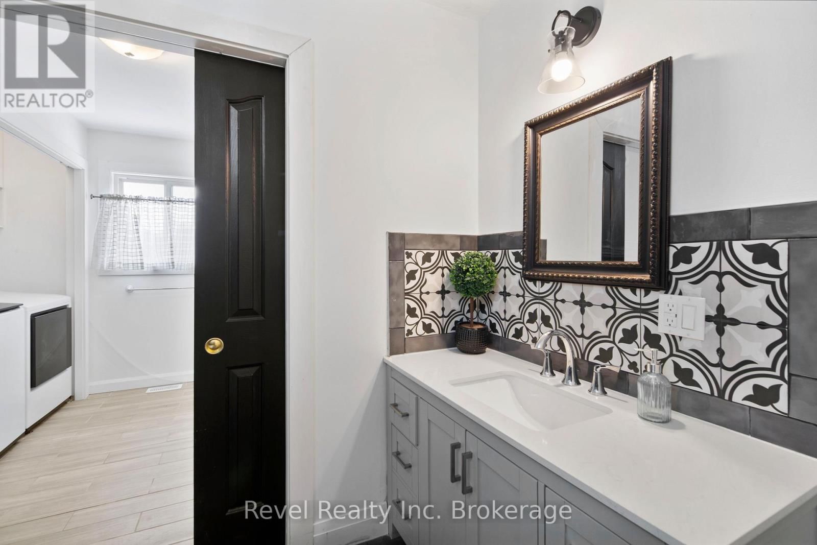 4205 HIGHWAY 17 EAST Image 22