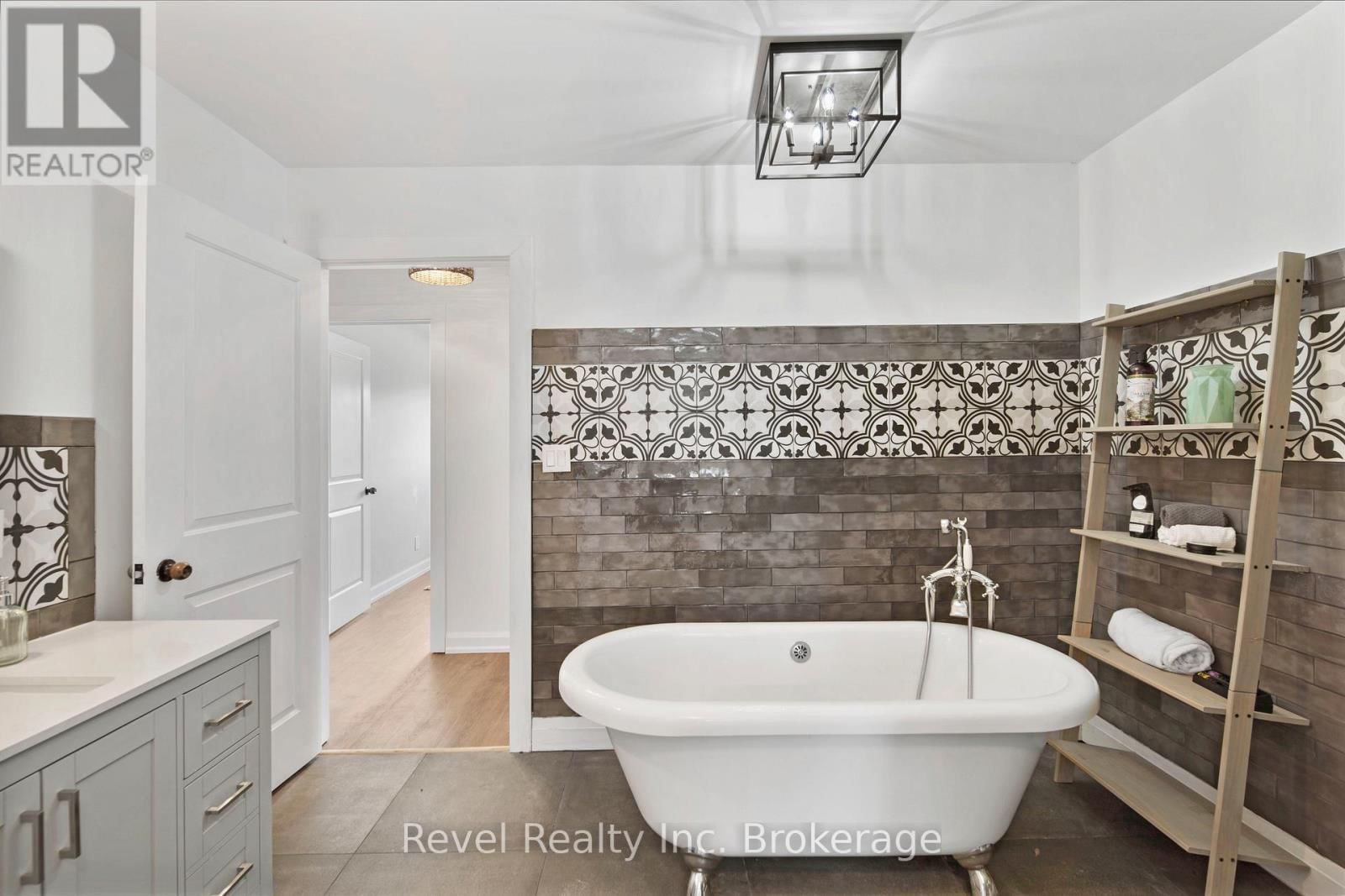 4205 HIGHWAY 17 EAST Image 23