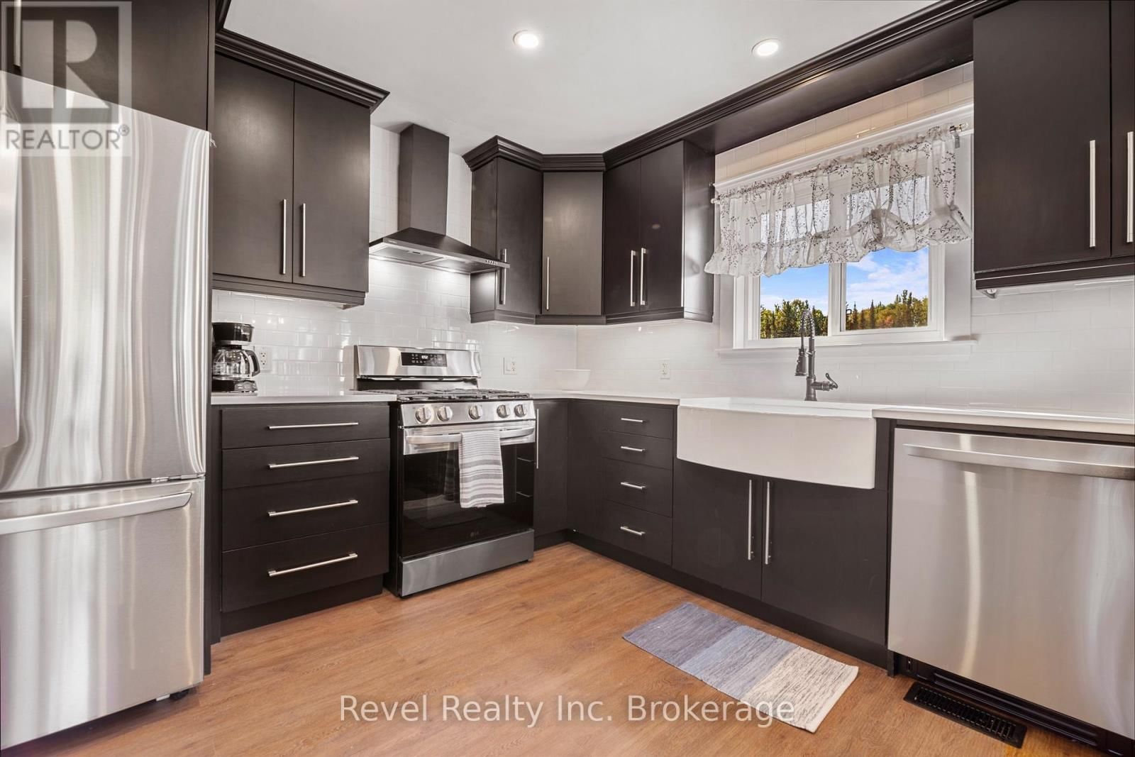 4205 HIGHWAY 17 EAST Image 8