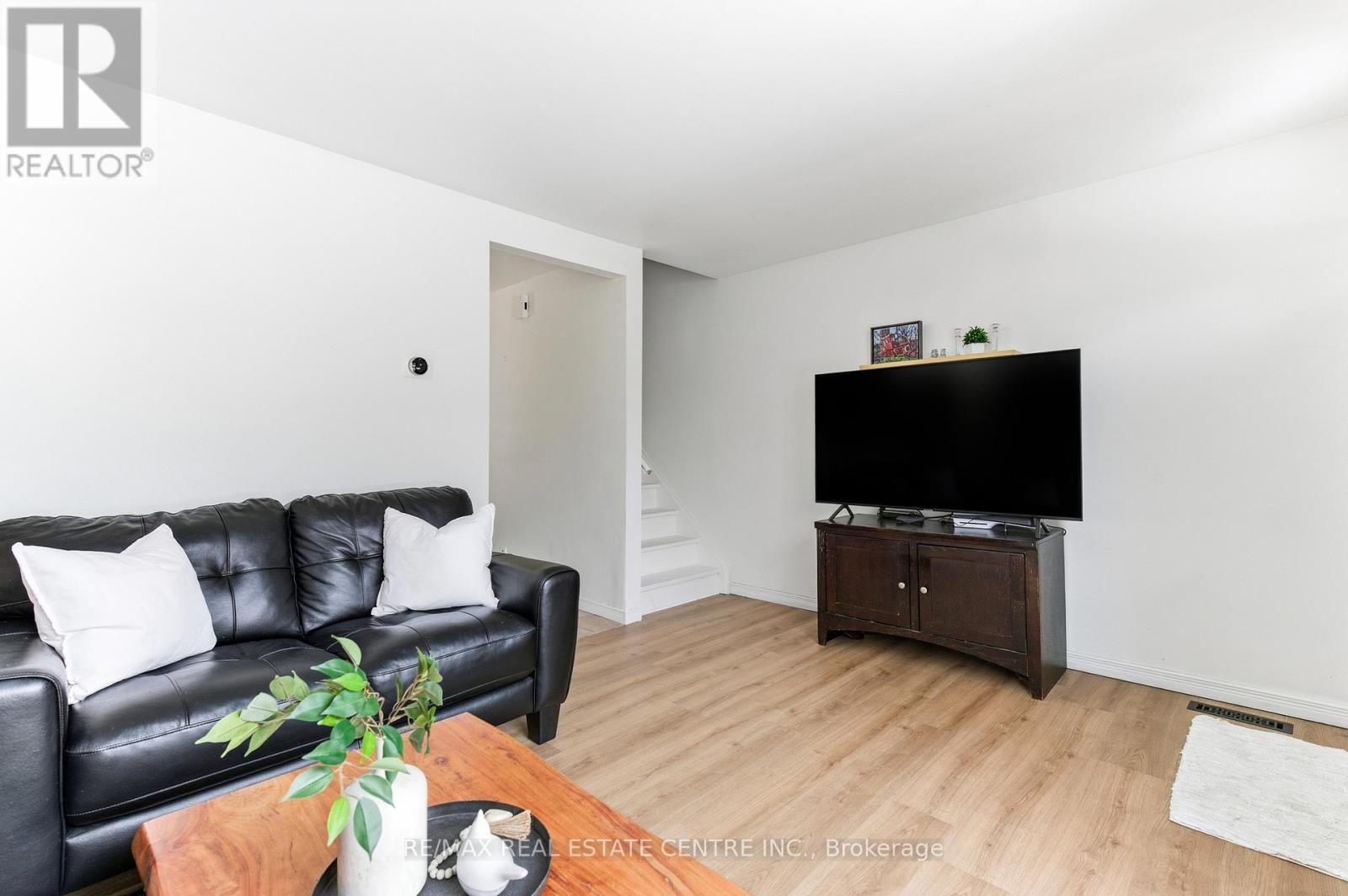 22 - 210 GLAMIS ROAD Image 14