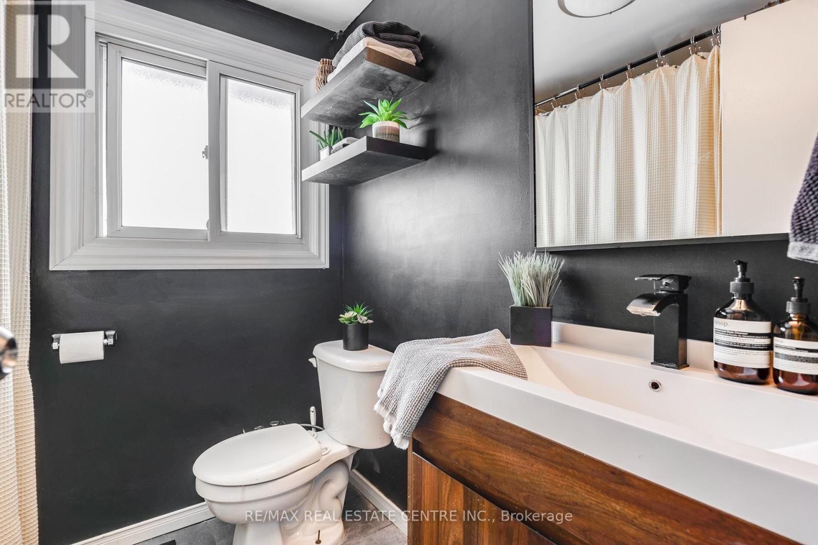 22 - 210 GLAMIS ROAD Image 19