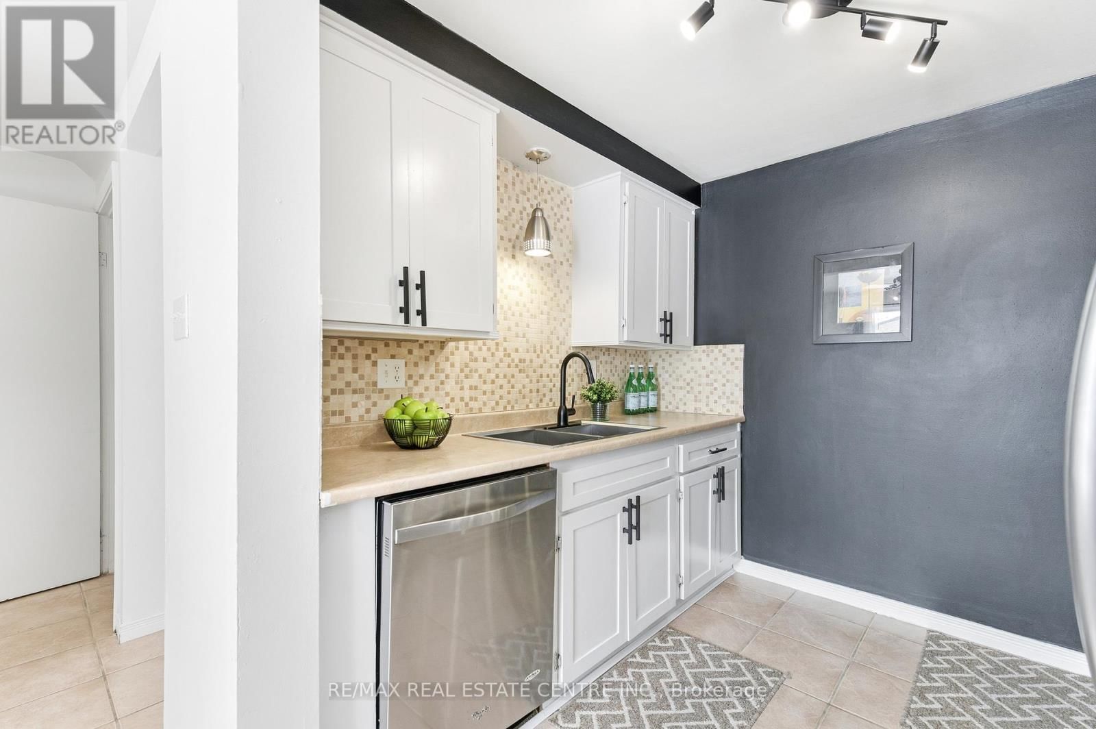 22 - 210 GLAMIS ROAD Image 7