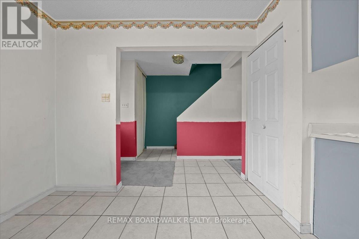 1456 MURDOCK GATE Image 30