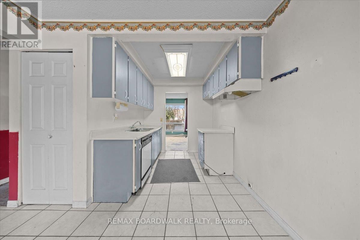 1456 MURDOCK GATE Image 7