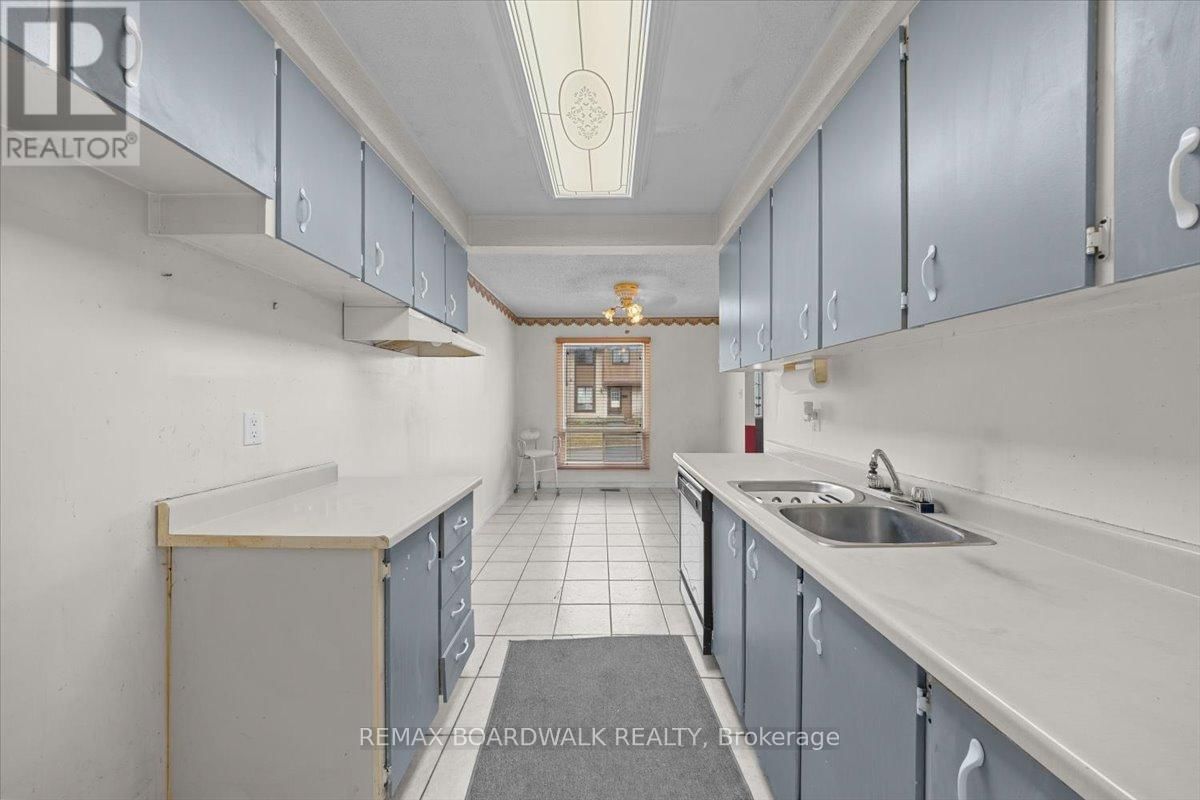 1456 MURDOCK GATE Image 9