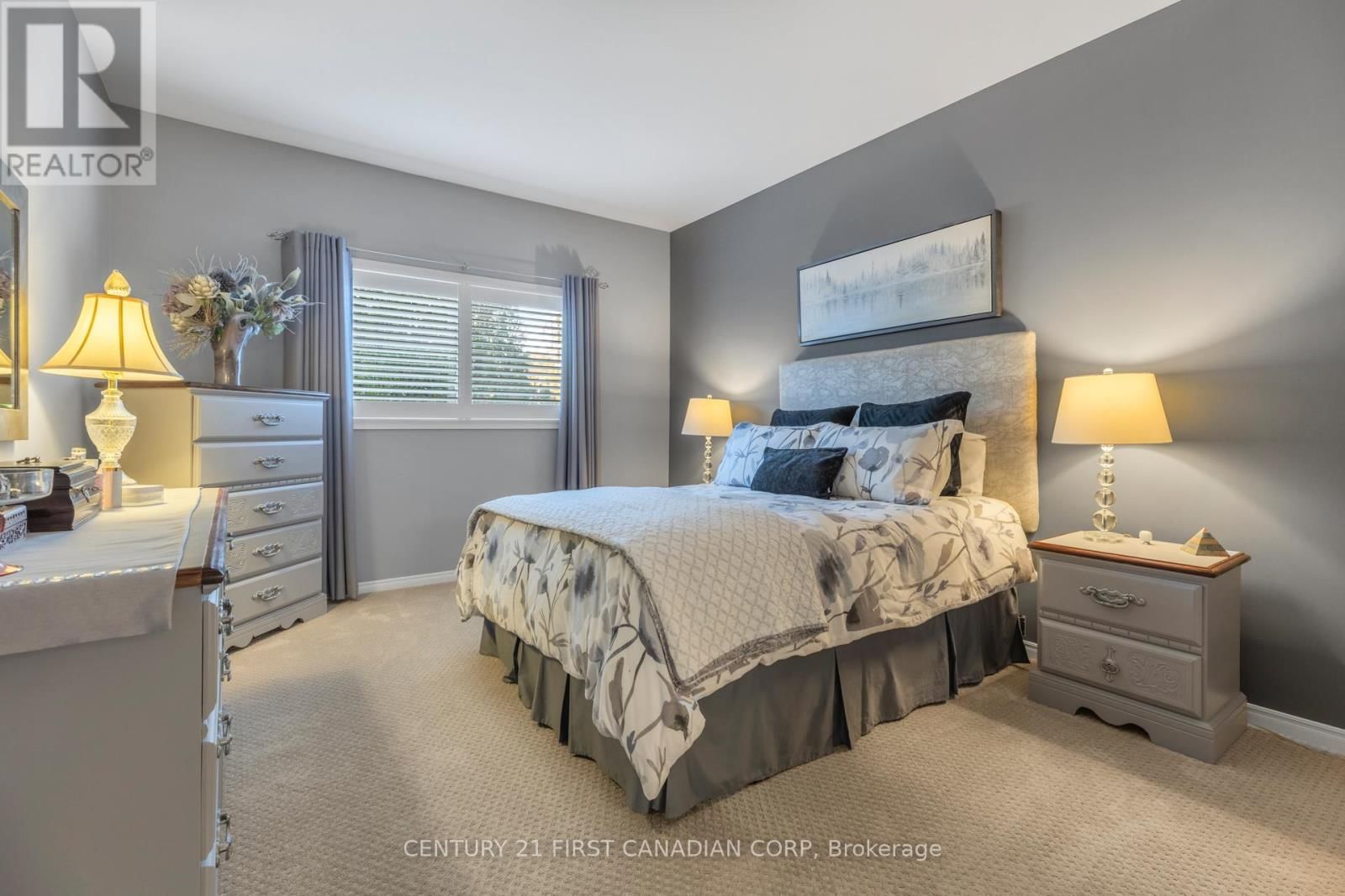 1 - 205 NORTH CENTRE ROAD Image 12