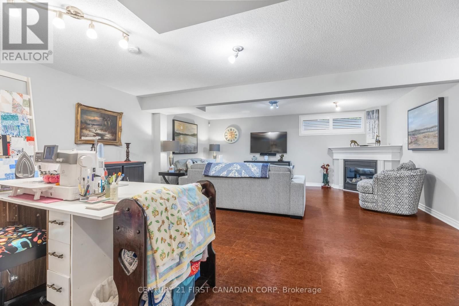 1 - 205 NORTH CENTRE ROAD Image 24