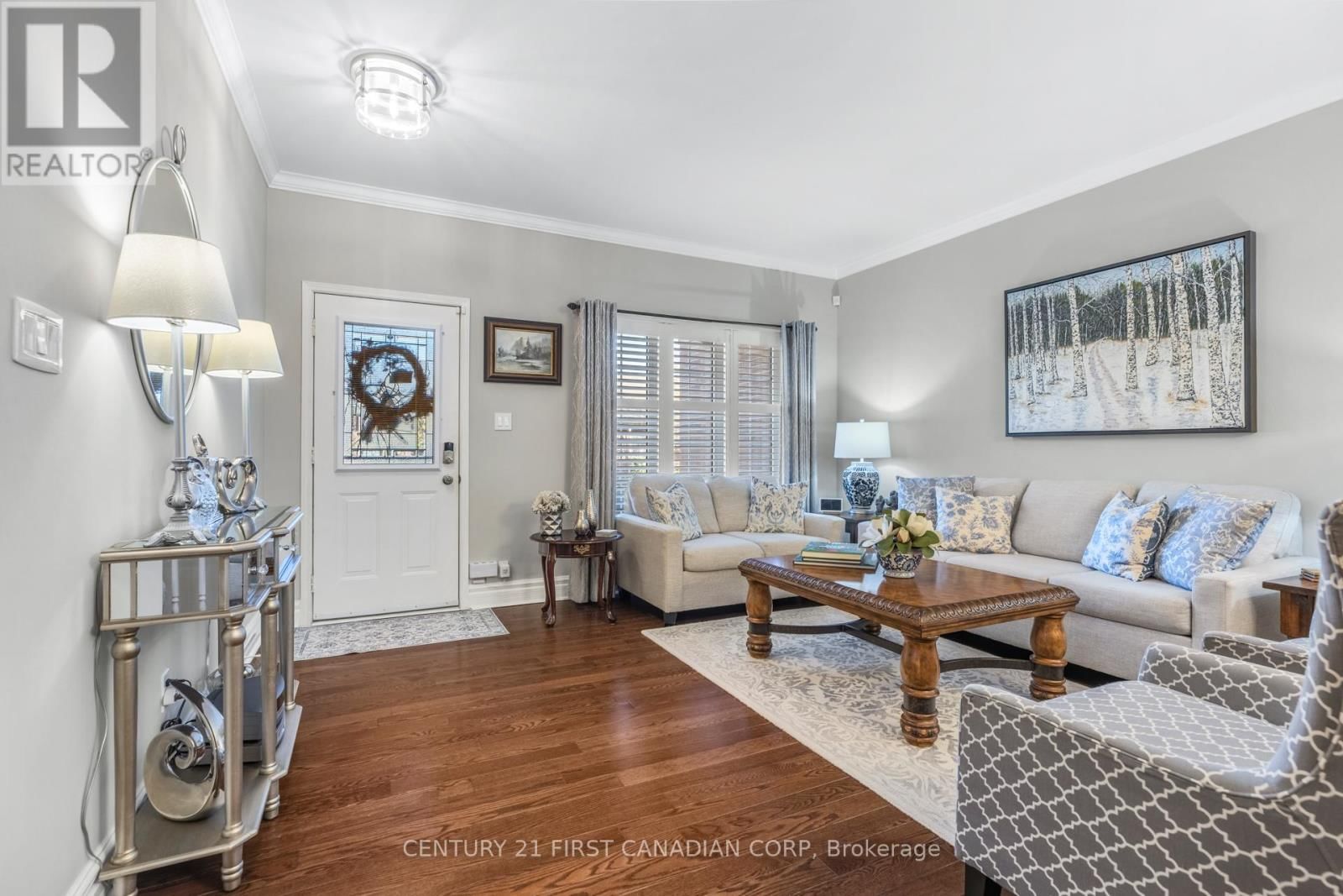 1 - 205 NORTH CENTRE ROAD Image 5