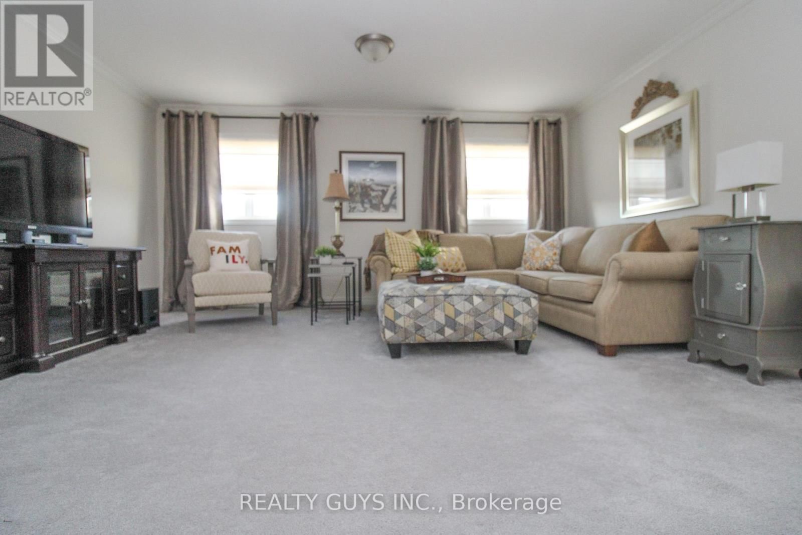 570 GRANGE WAY Image 36