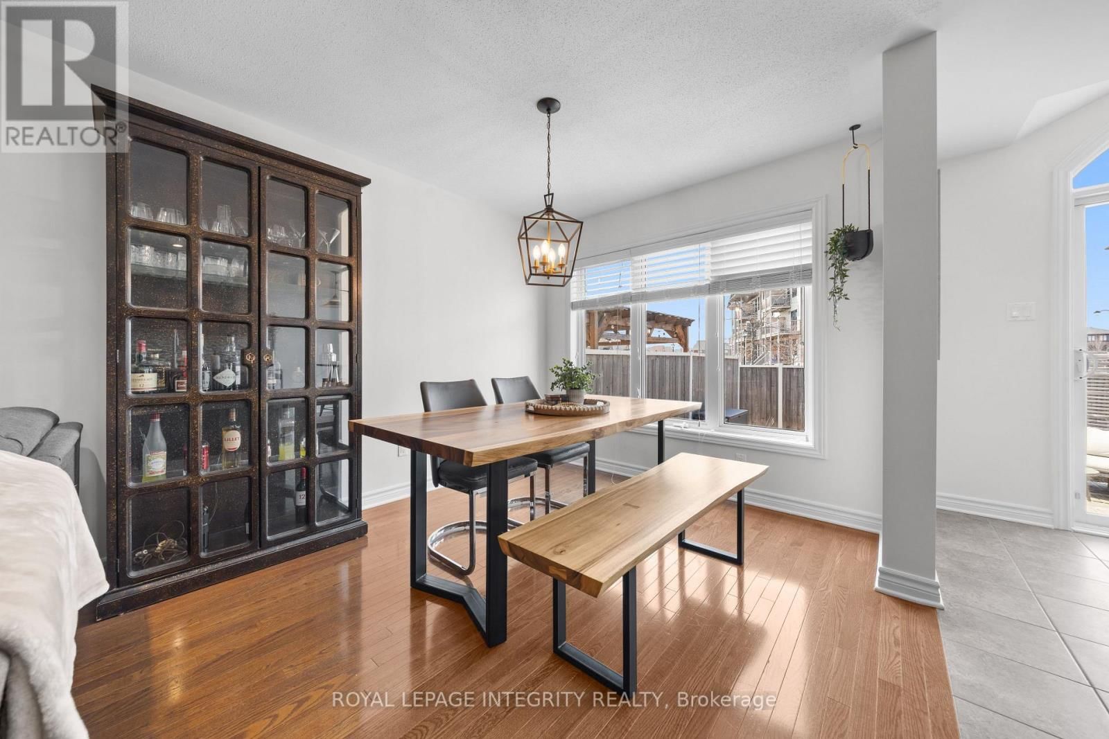 356 RAVENSWOOD WAY Image 14