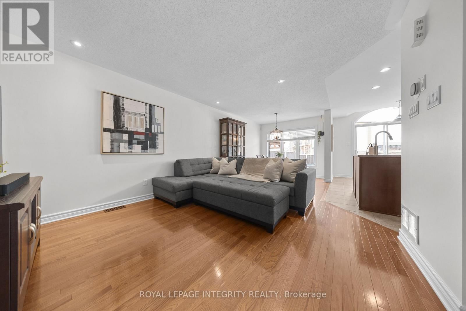 356 RAVENSWOOD WAY Image 5