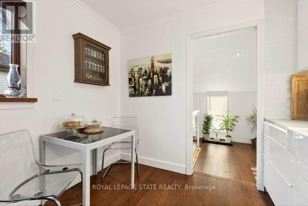 9 MORTON AVENUE Image 11