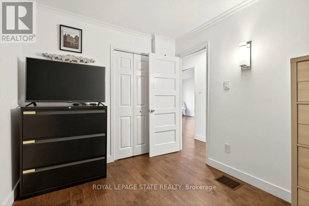 9 MORTON AVENUE Image 15