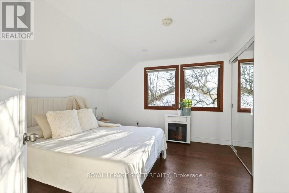 9 MORTON AVENUE Image 21