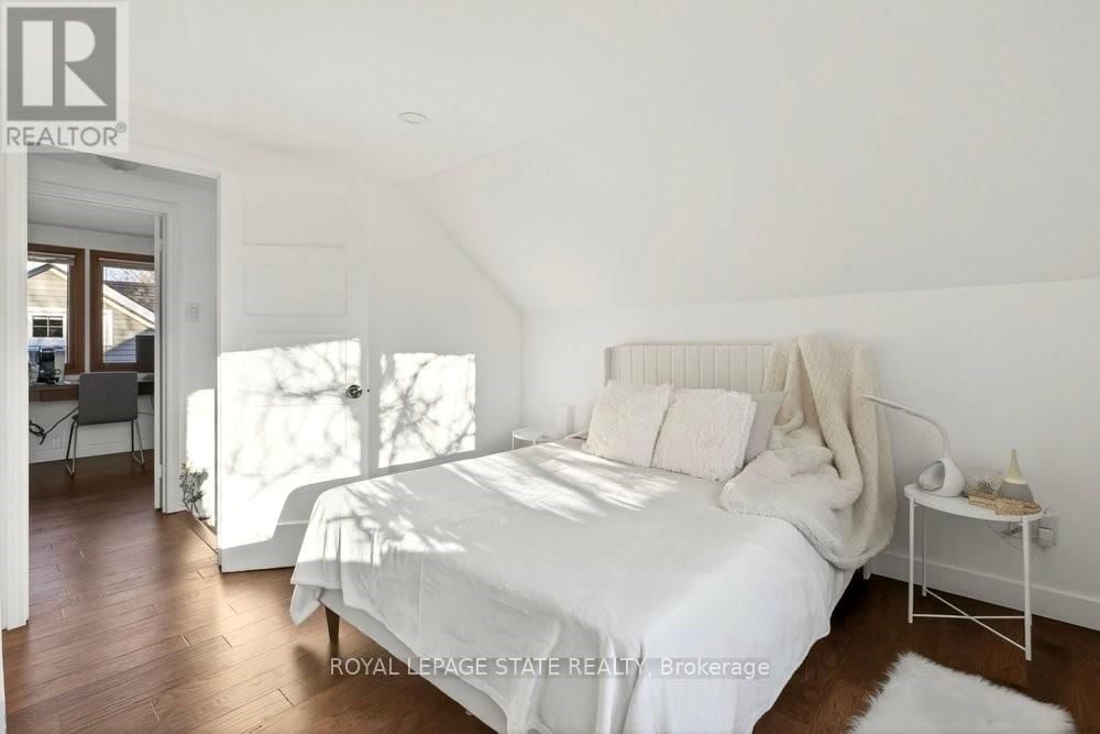 9 MORTON AVENUE Image 22