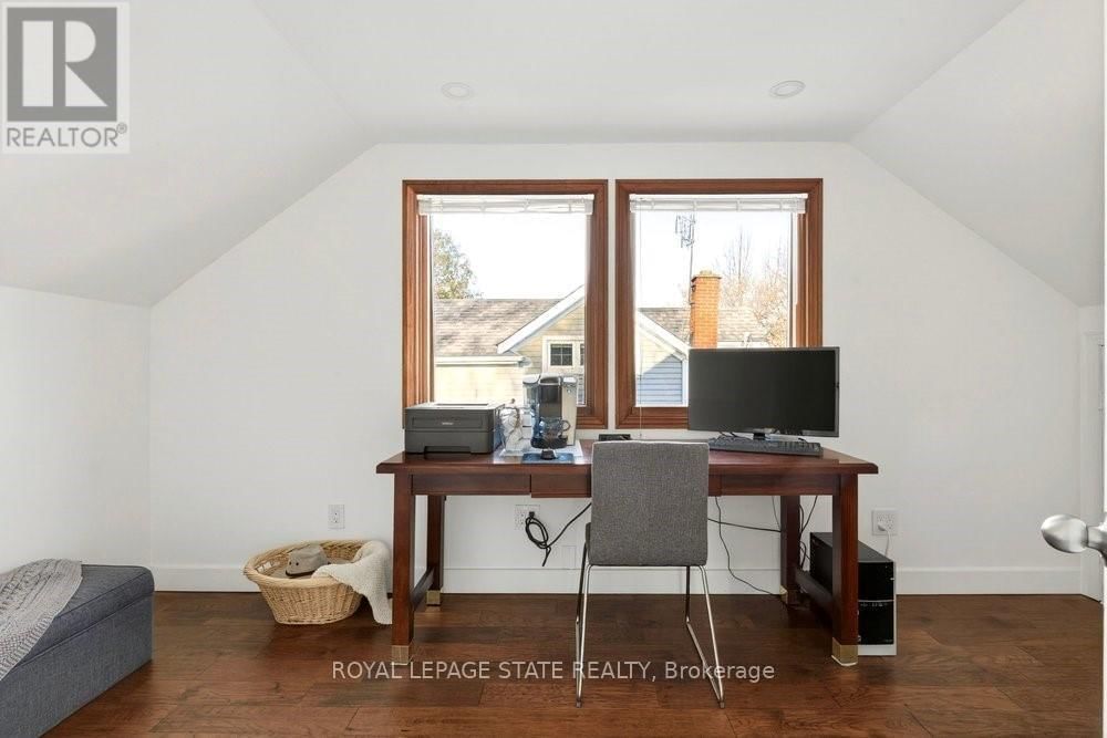 9 MORTON AVENUE Image 25