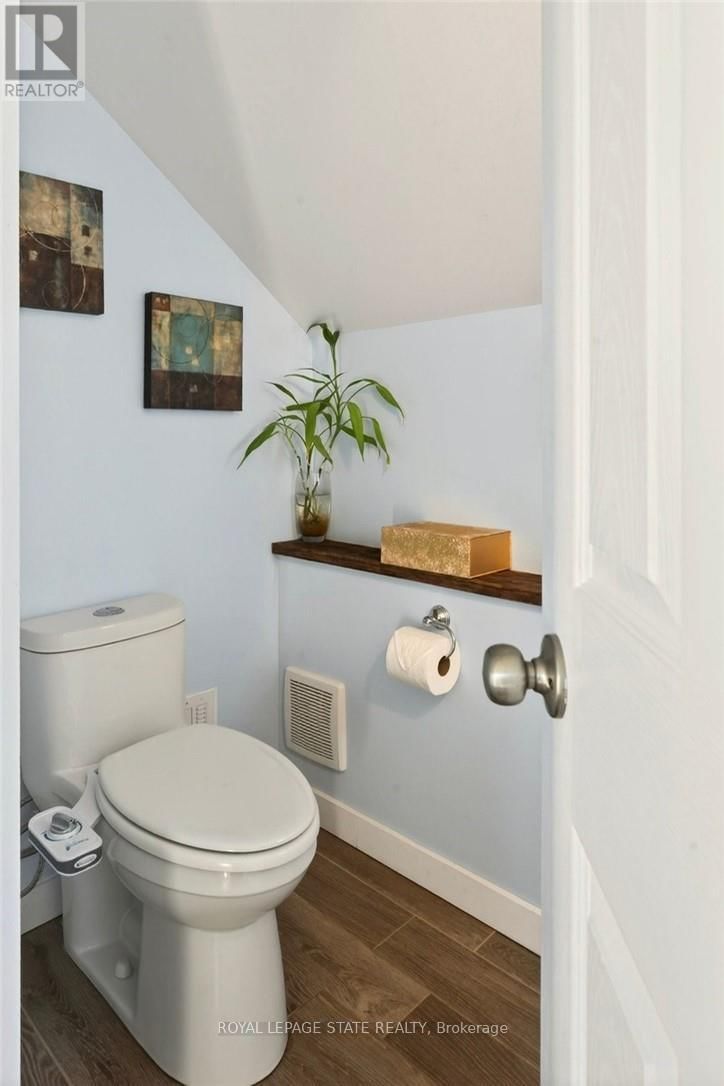 9 MORTON AVENUE Image 27