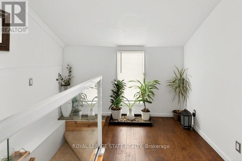 9 MORTON AVENUE Image 30