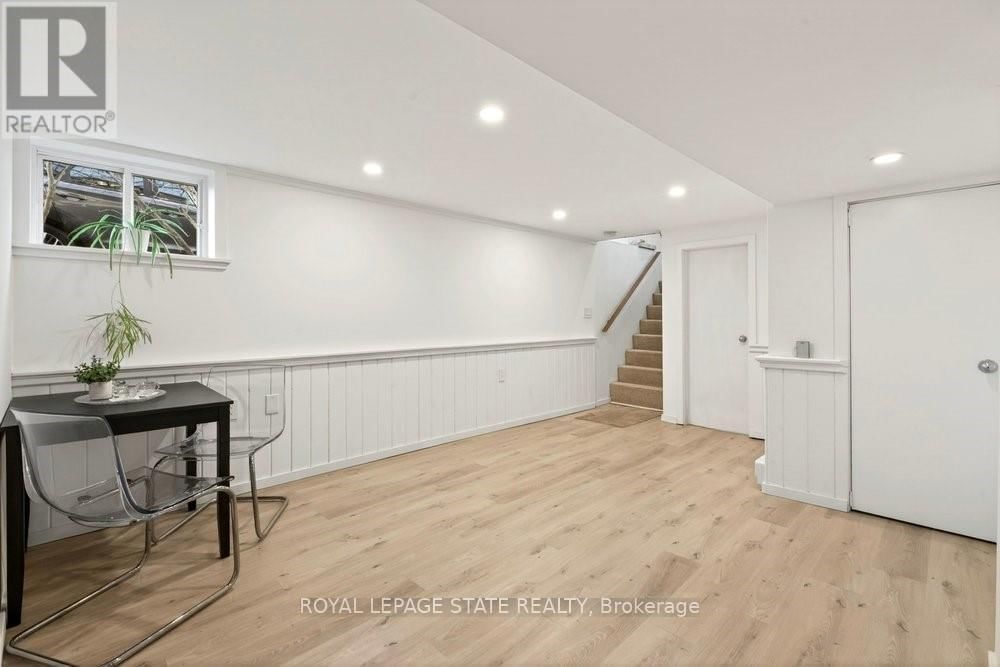 9 MORTON AVENUE Image 32