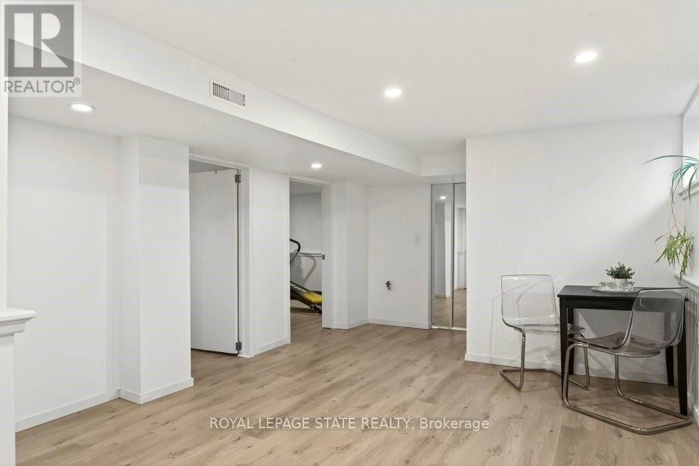 9 MORTON AVENUE Image 33