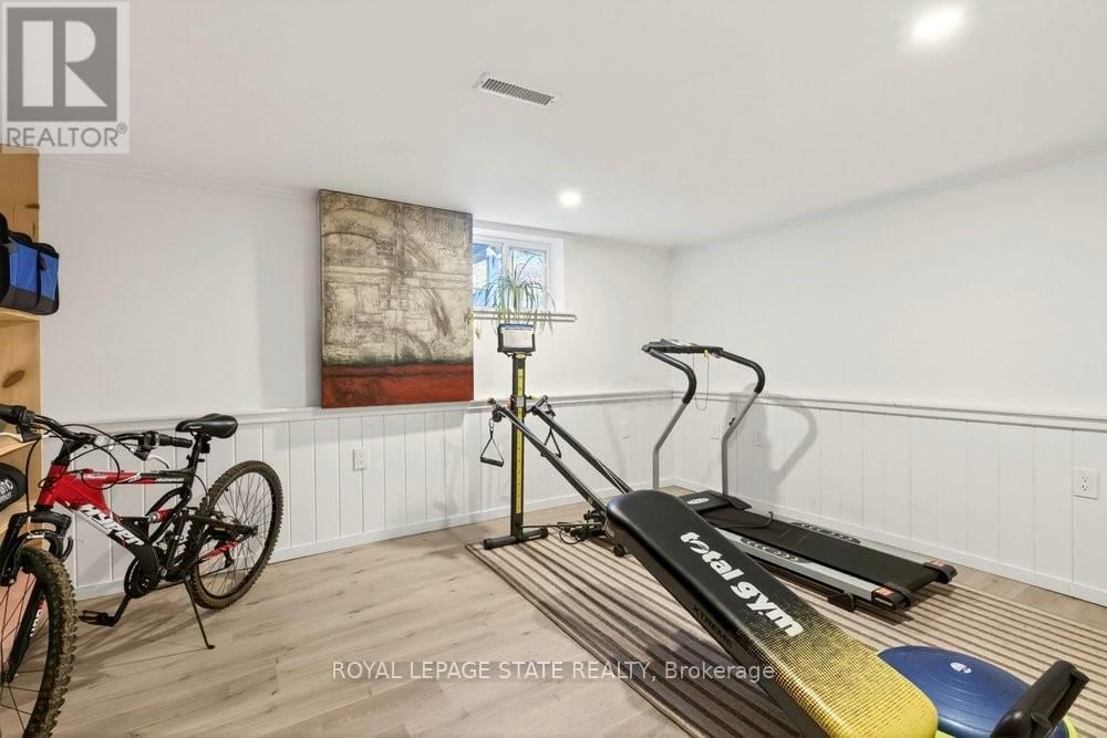 9 MORTON AVENUE Image 37