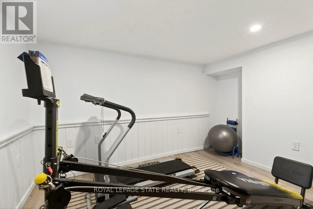 9 MORTON AVENUE Image 38