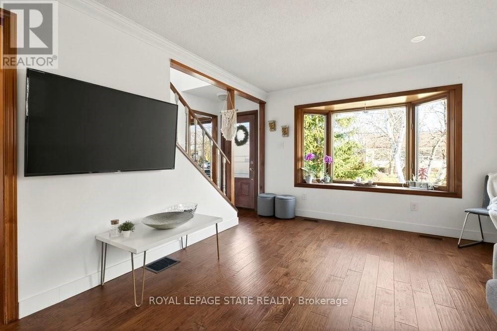 9 MORTON AVENUE Image 4