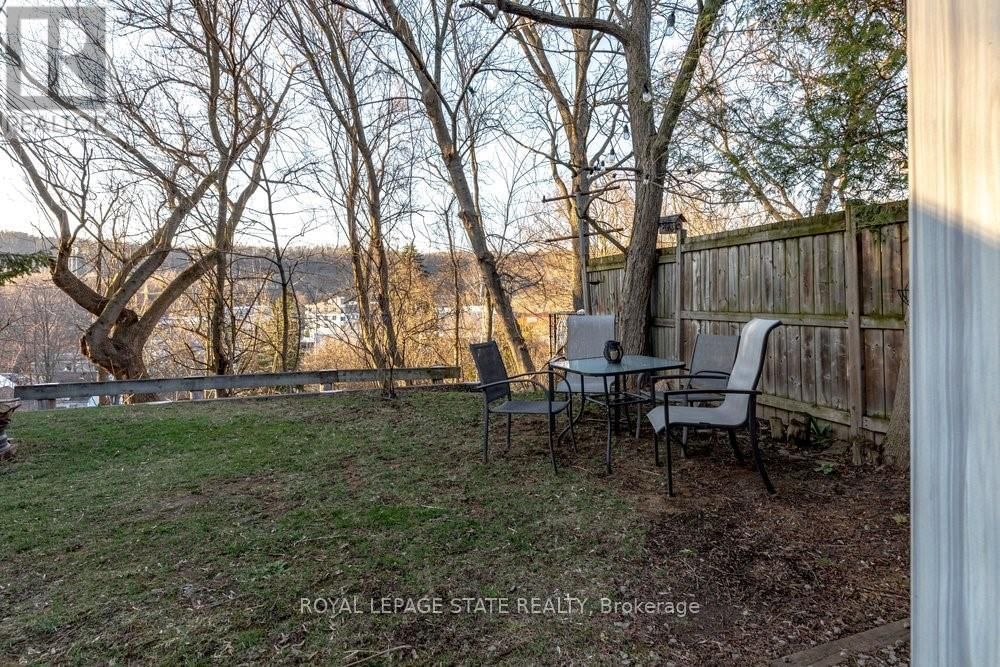 9 MORTON AVENUE Image 44