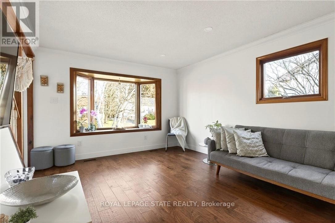 9 MORTON AVENUE Image 5