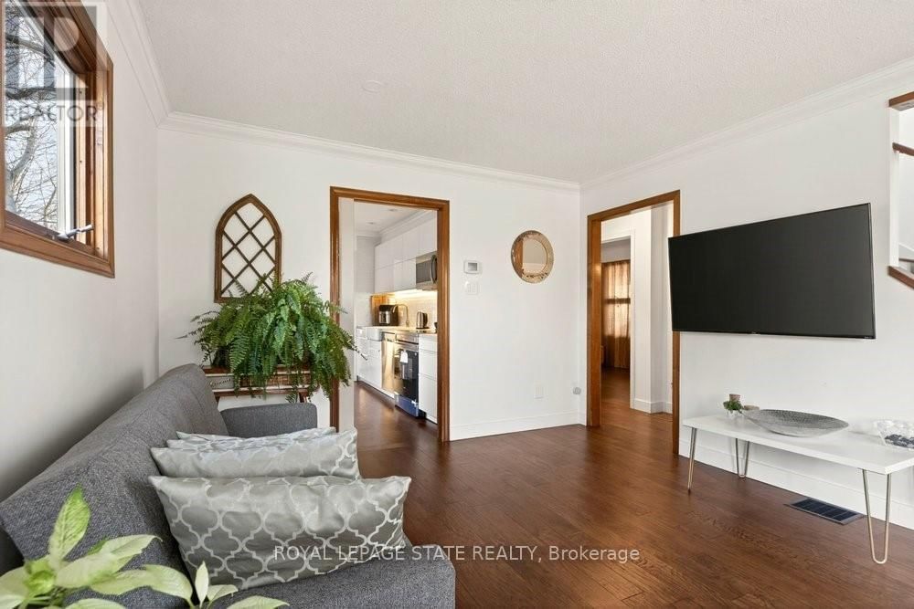 9 MORTON AVENUE Image 6