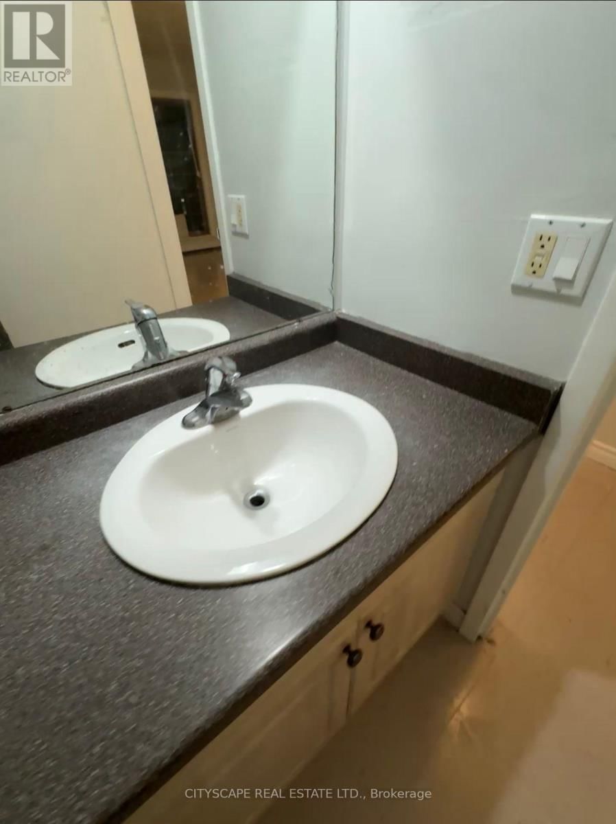 112 - 24 HARRIS AVENUE Image 6