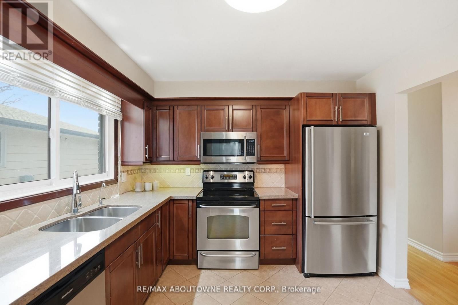 264 CELTIC DRIVE Image 15