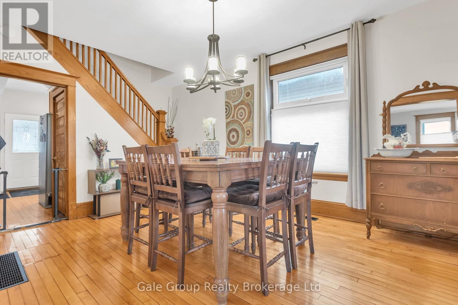 12 OXFORD STREET EAST Image 10