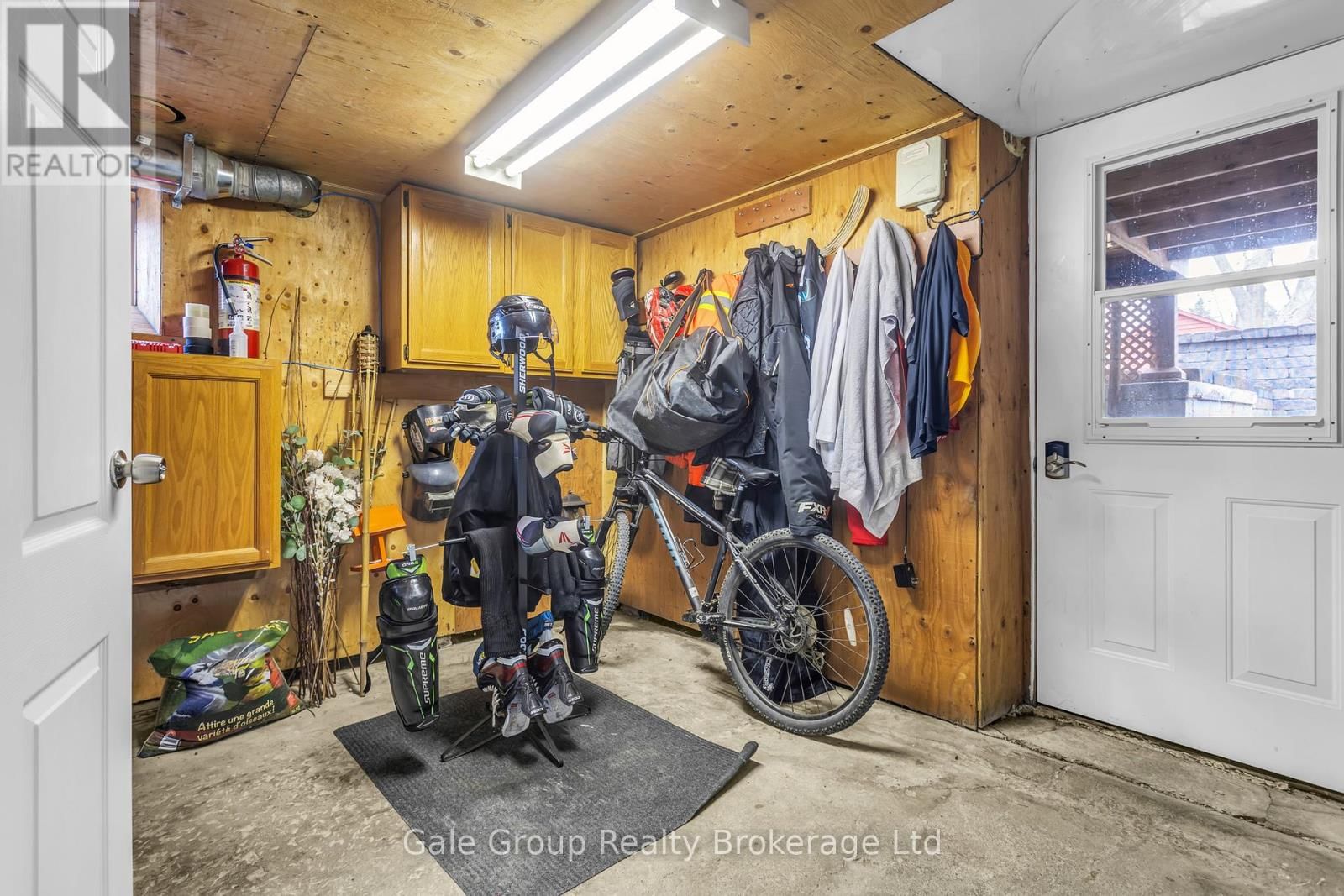 12 OXFORD STREET EAST Image 28