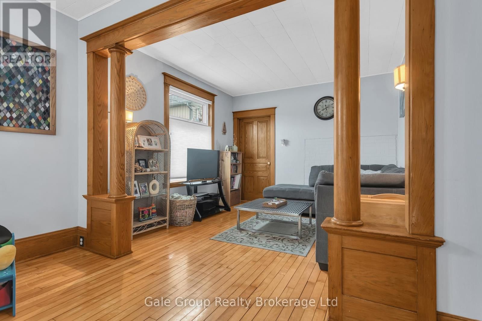 12 OXFORD STREET EAST Image 7