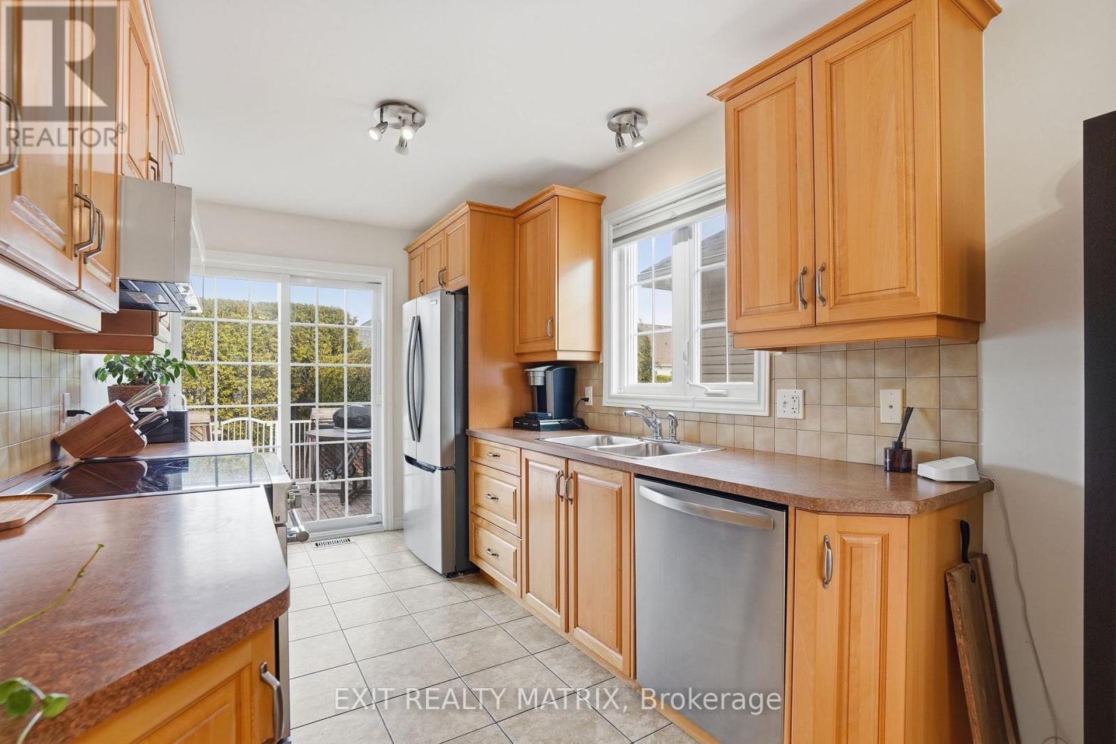 730 DES CHENES STREET Image 10