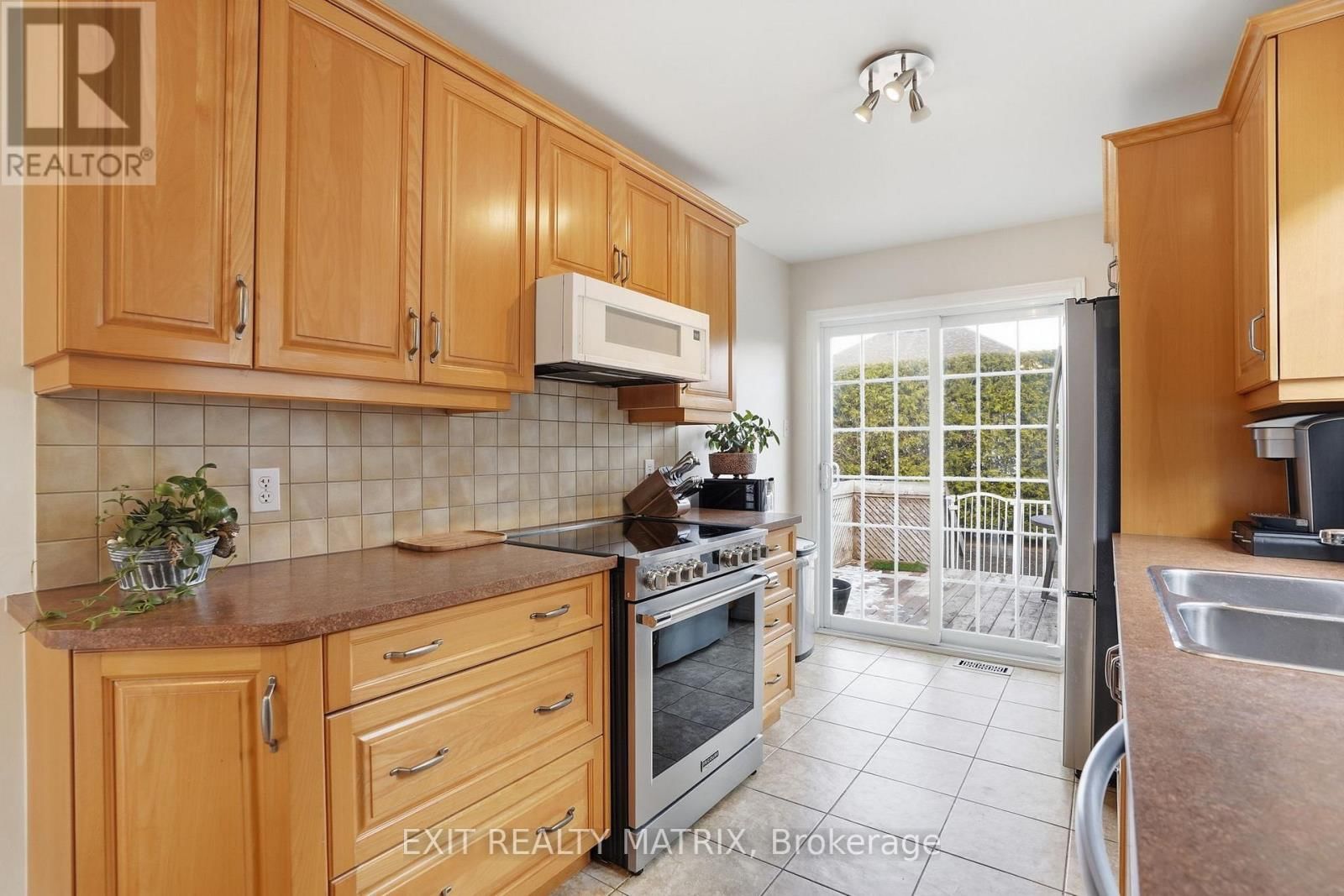 730 DES CHENES STREET Image 11