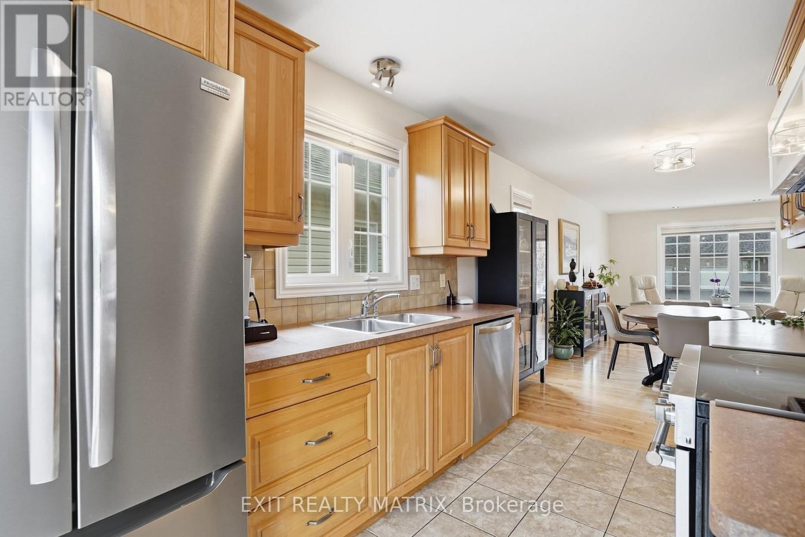 730 DES CHENES STREET Image 12