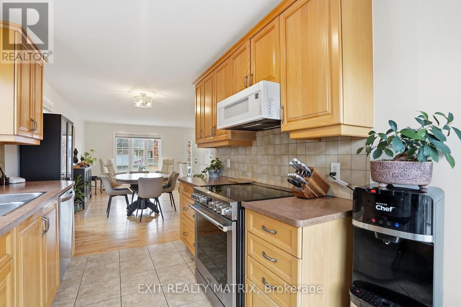 730 DES CHENES STREET Image 13