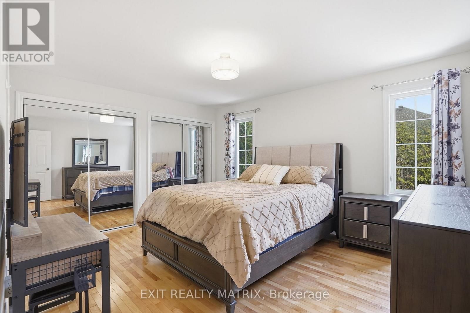 730 DES CHENES STREET Image 15