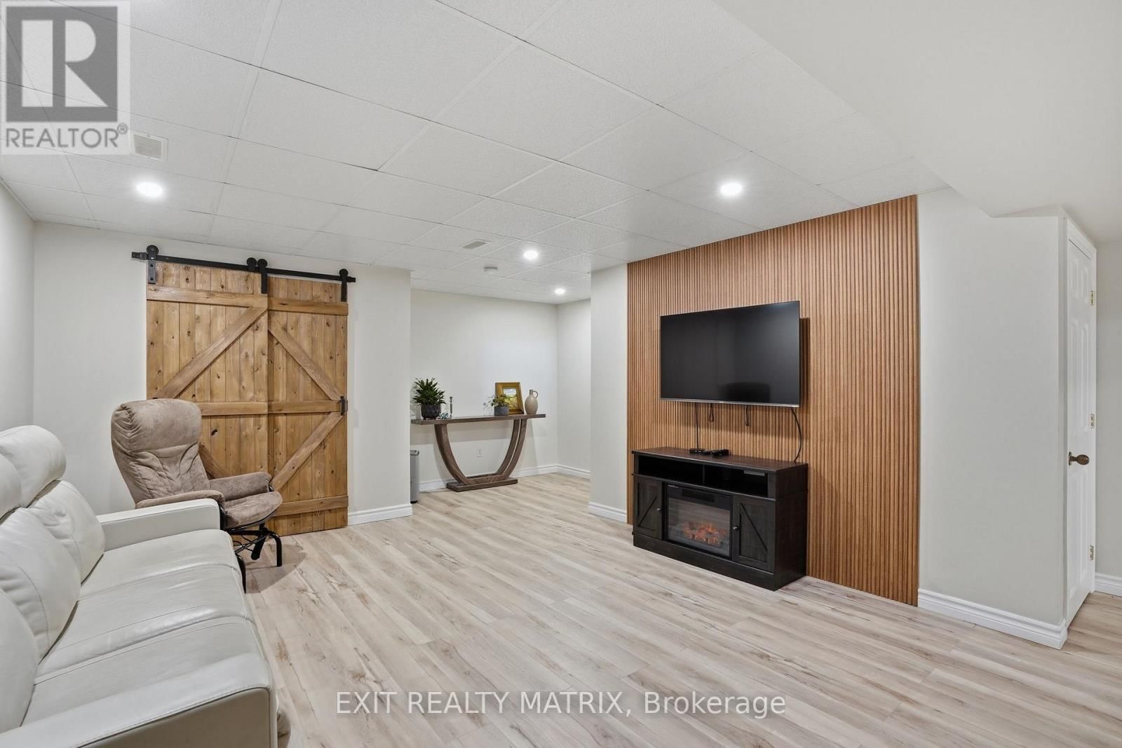 730 DES CHENES STREET Image 20