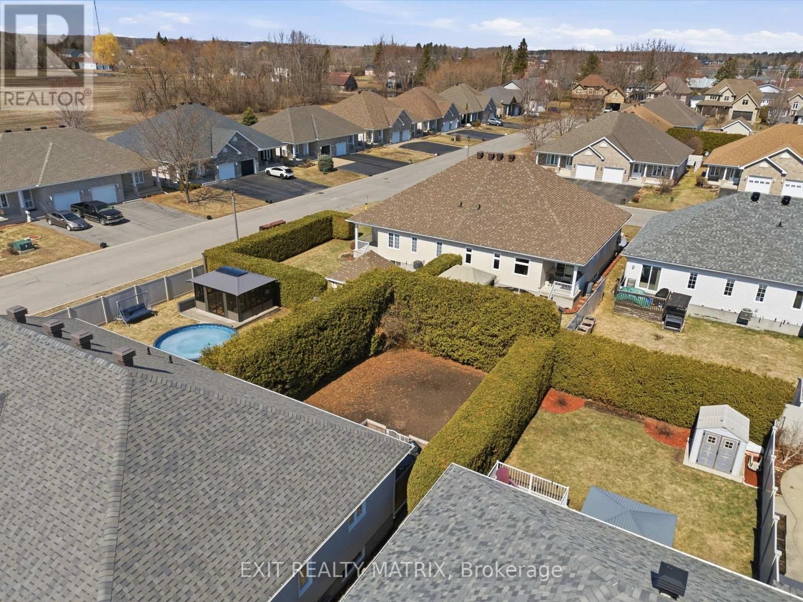 730 DES CHENES STREET Image 27